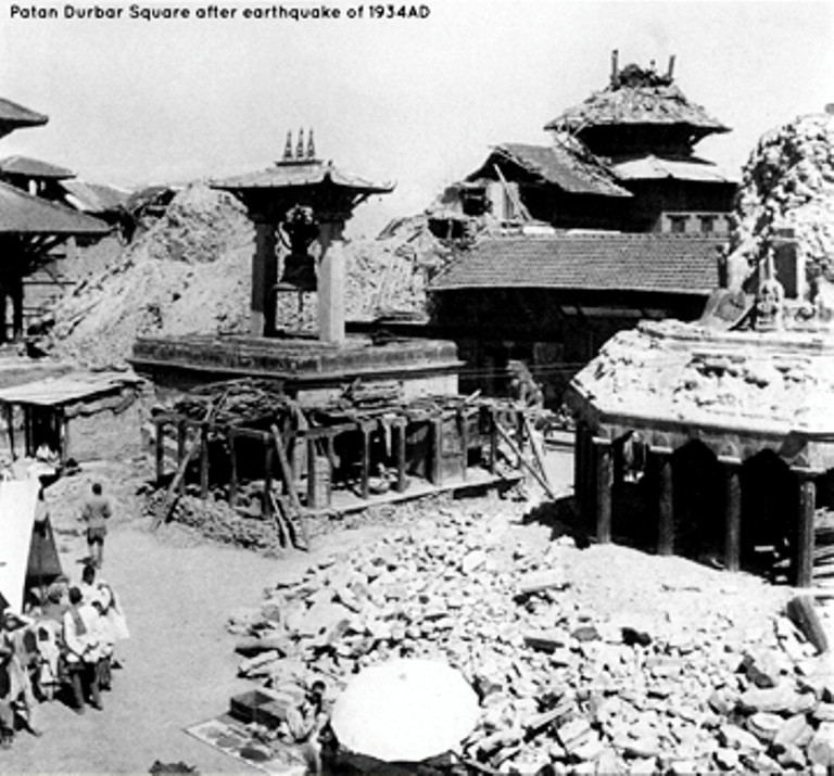 6- 1990 earth quake patan darbar square