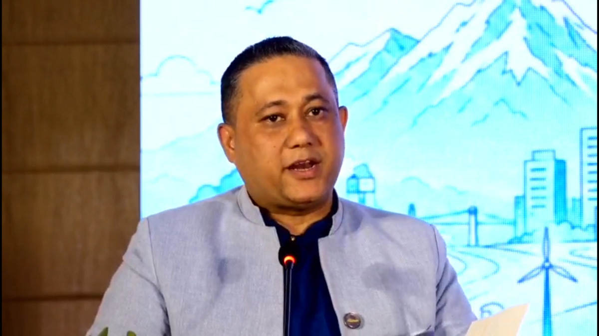 सरकार सुशासन र द्रुत आर्थिक विकासमा प्रतिबद्ध छ : परराष्ट्रमन्त्री खनाल