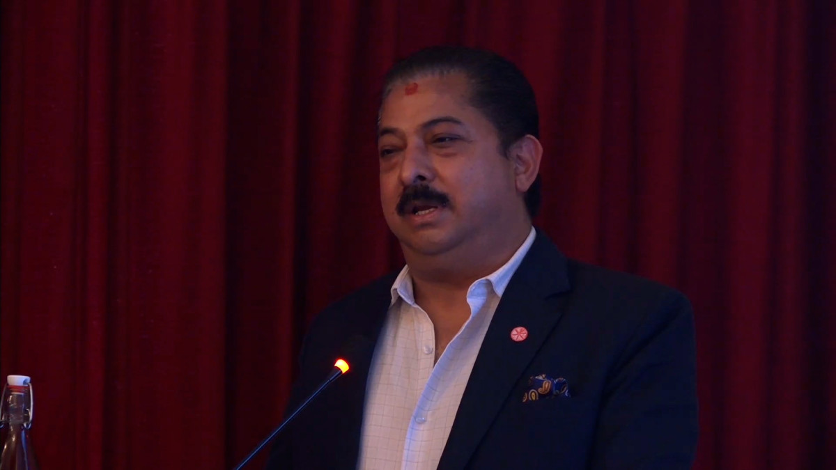 सरकारले उद्योग चलाउने होइन, निजी क्षेत्रलाई वातावरण बनाइदिनुपर्छ : अञ्जन श्रेष्ठ