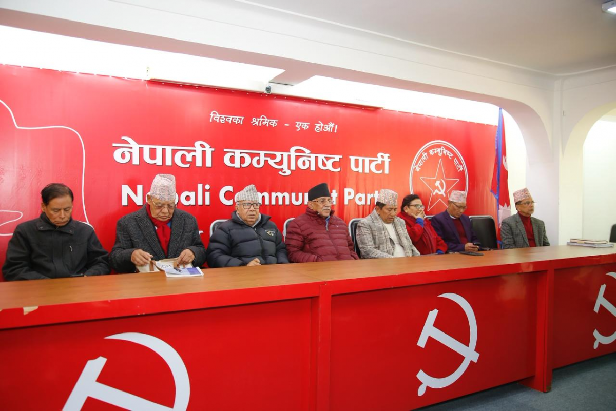 नेकपा बैठकमा प्रचण्डको भारत भ्रमणबारे छलफल, ‘पार्टी कार्यक्रमका लागि गएको’ प्रष्टाेक्ति