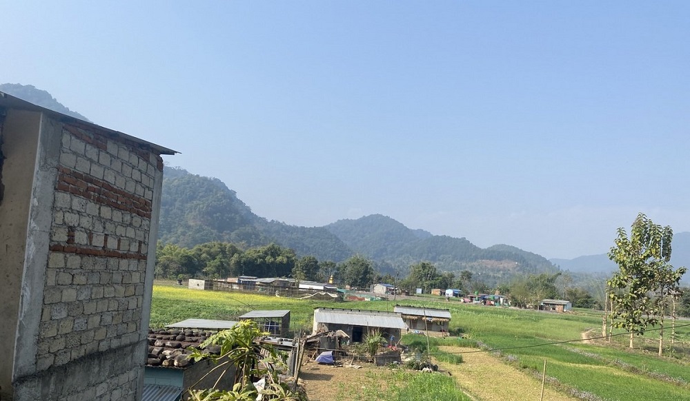 सेती–मादीको बीचमा तिर्खाएका मतदाता : विकासको वाचा, भरोसाको खडेरी